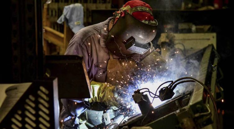 La actividad económica mejoró en diciembre y cerró el 2025 con un crecimiento de 4,4%