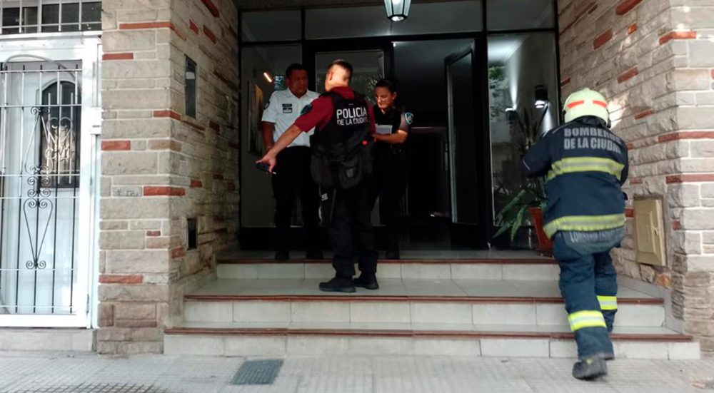 Qué encontraron en el departamento de Villa Devoto donde murieron dos hermanitos de 2 y 4 años y su niñera