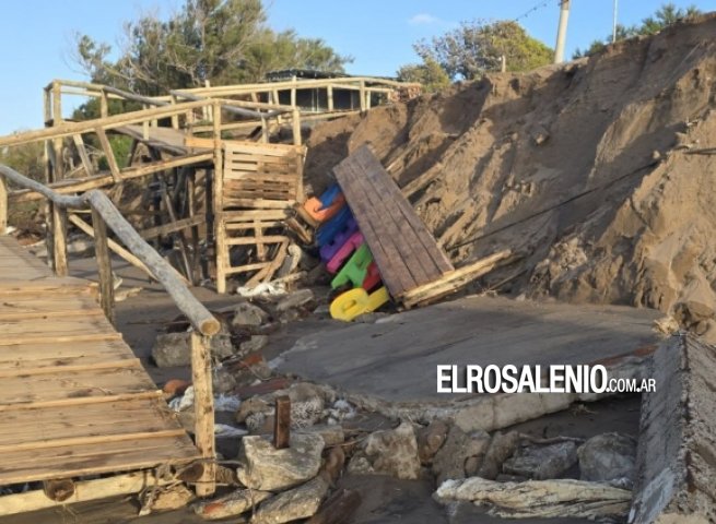 La sudestada provocó importantes daños en la costanera de Pehuen Co