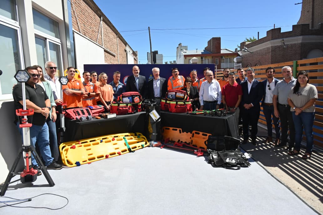 La Cooperativa Obrera entregó equipamiento a Defensa Civil por más de $20 millones