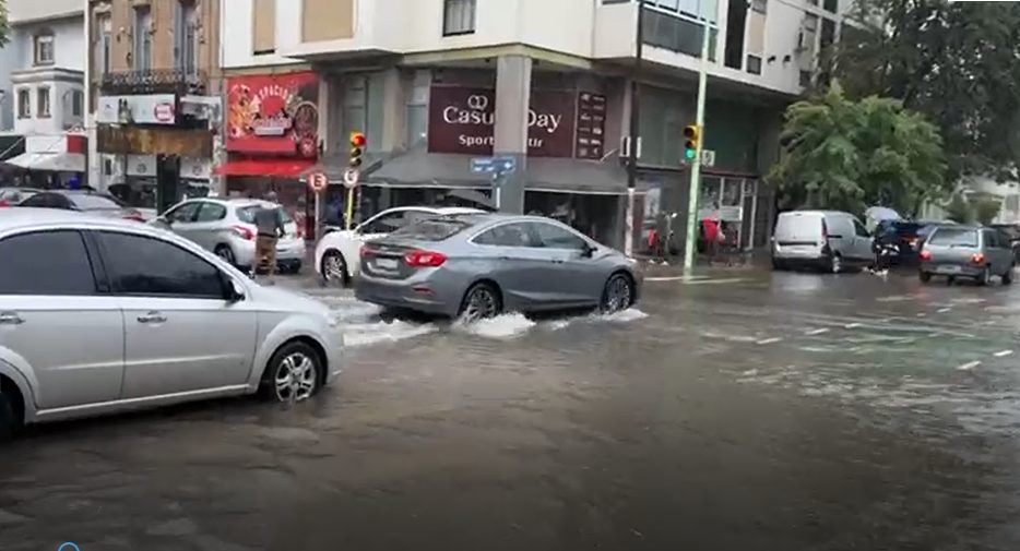 lluvia calles anegadas lluvia calles anegadas