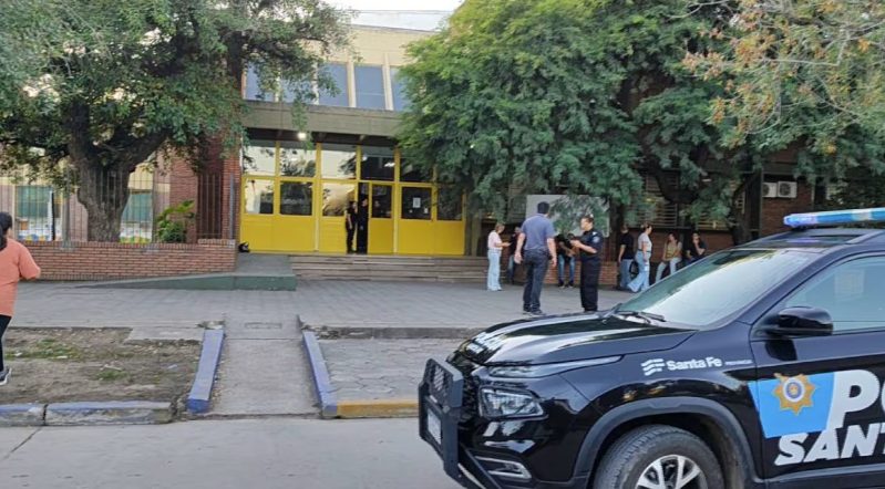 La policía de Santa Fe detuvo a un chico acusado de encubrir al alumno que mató a un compañero en el colegio