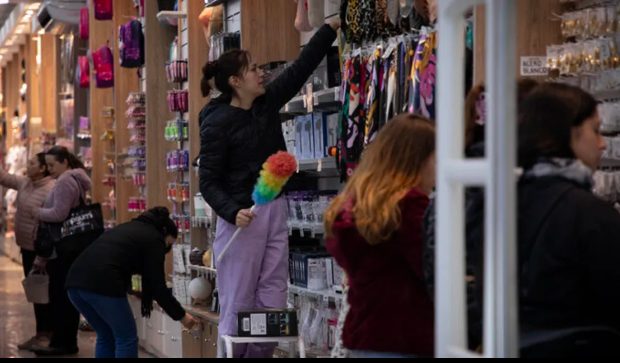 Las ventas minoristas pyme cayeron 0,6% interanual en marzo y acumulan -3,6% en 2026, según CAME