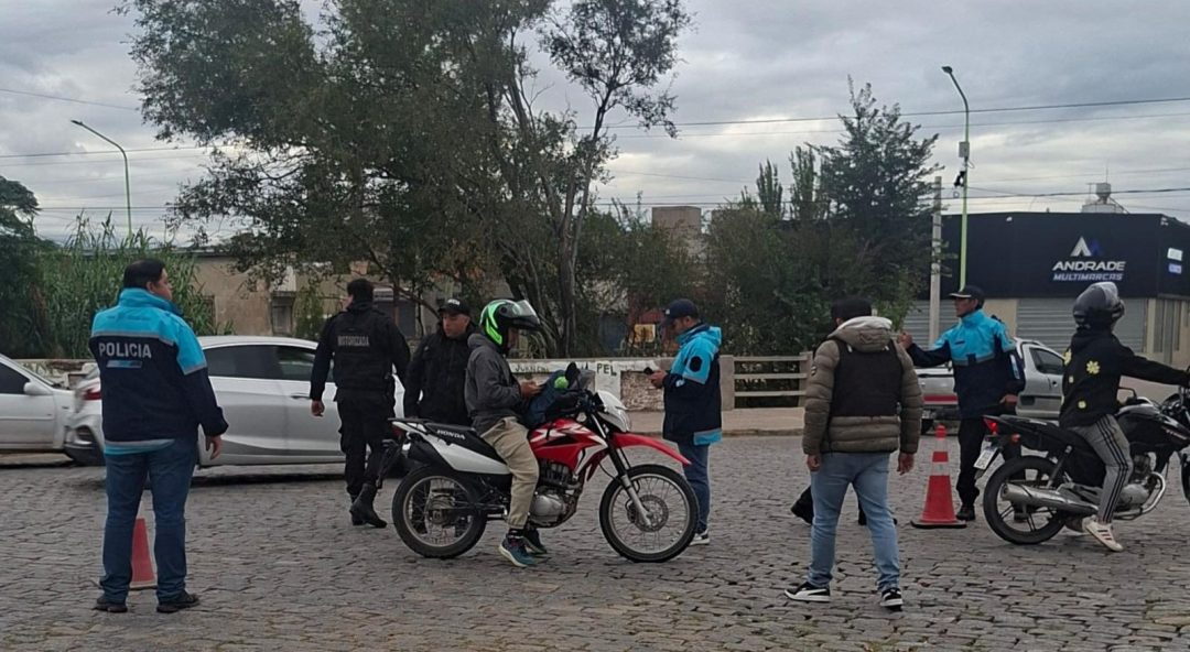 Tres detenidos tras un “operativo de saturación”