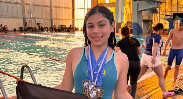 Natación: Carmela Ruiz Acosta ganó cinco medallas de oro en el Provincial de Mar del Plata