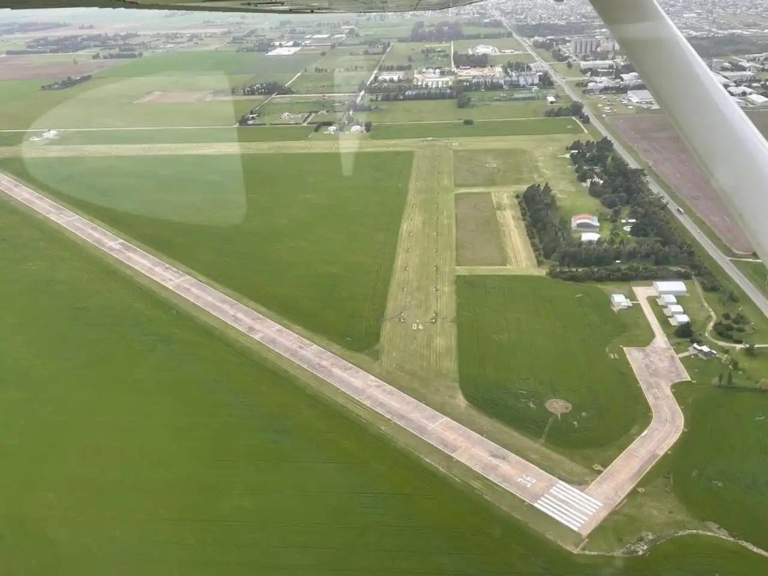 ¿Vuelos directos de Tres Arroyos a Buenos Aires? El ambicioso plan para reactivar el aeródromo
