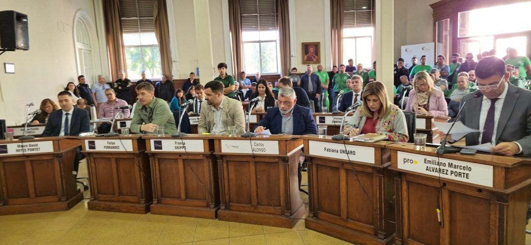 Por unanimidad, el Concejo rechazó los hechos violentos en el shopping, aunque con divisiones en el articulado