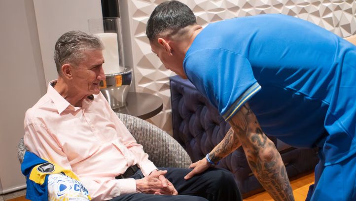 El conmovedor encuentro de Di María y el Patón Bauza en Ecuador durante el viaje de Rosario Central