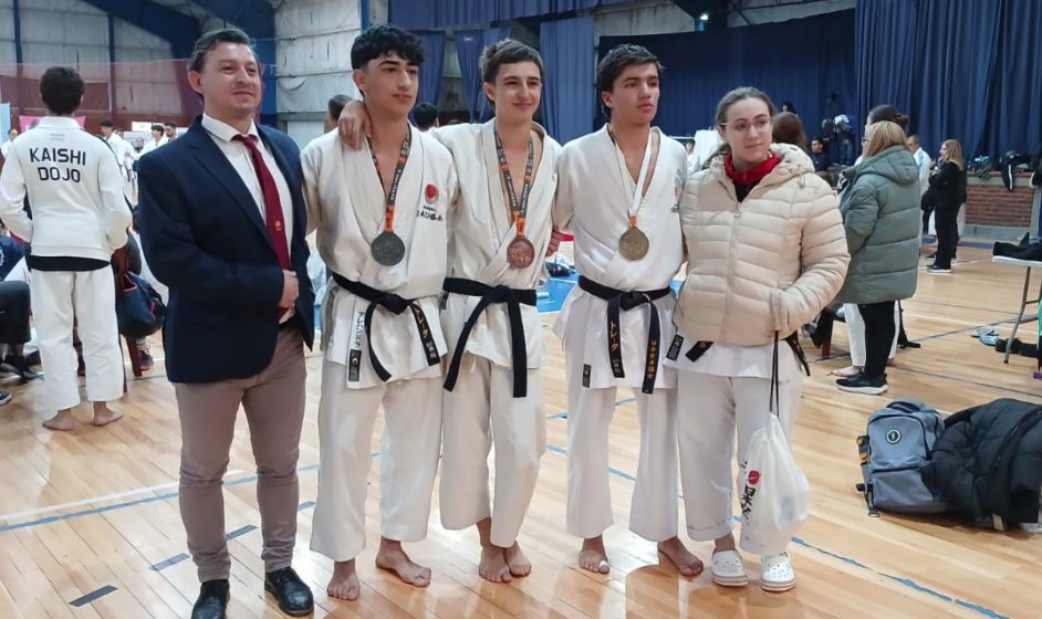Karatecas bahienses en Esquel: “Todos los chicos hicieron podio en una copa internacional”