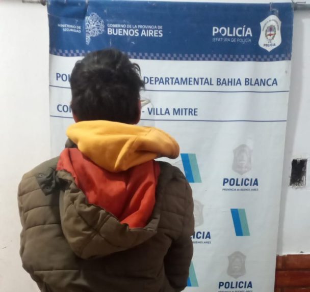 Intentó robar en el Club San Francisco, escapó y terminó detenido dentro de Policía Científica