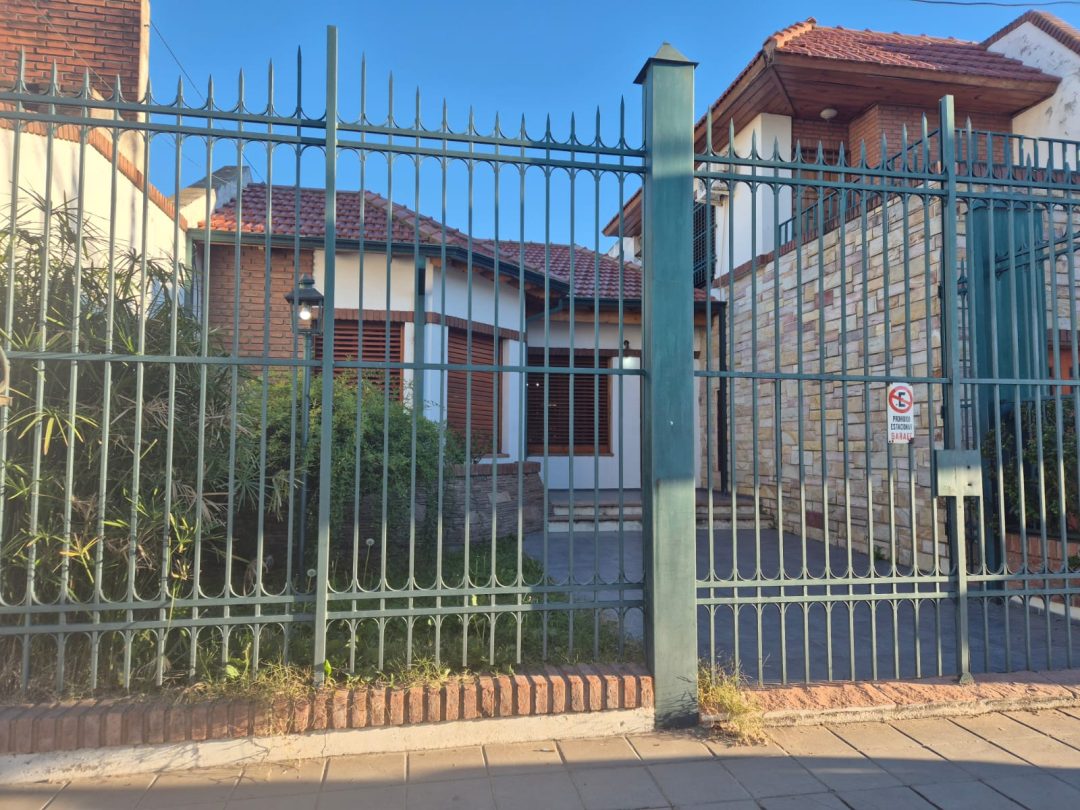 Susto en Villa Loreto: se prendió fuego una lavadero y tuvieron que evacuar la casa