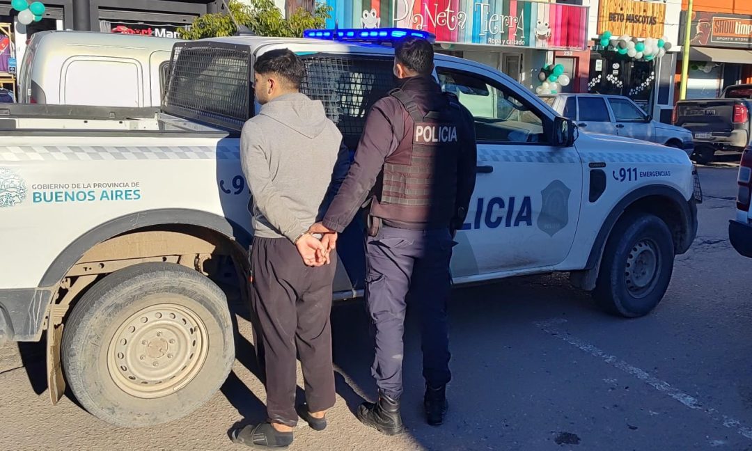 Dos detenidos tras un robo: uno de los acusados tiene 19 años y el otro es menor