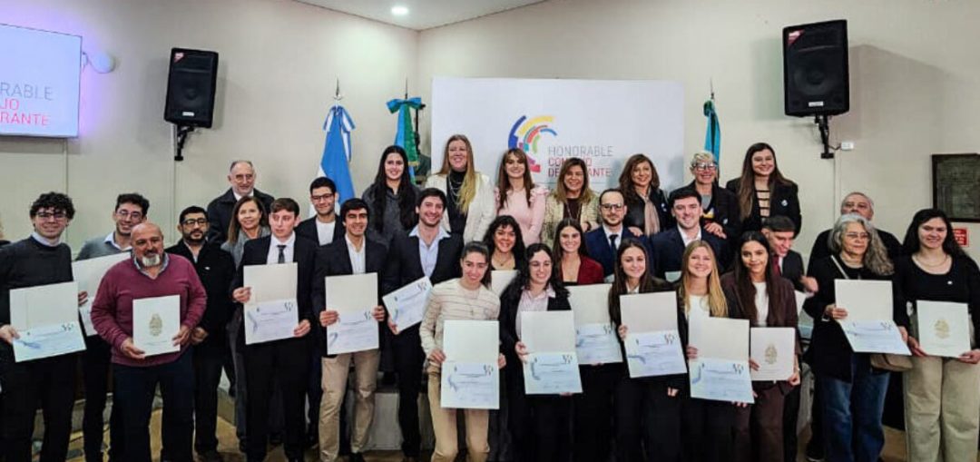 El Concejo reconoció a los mejores promedios universitarios