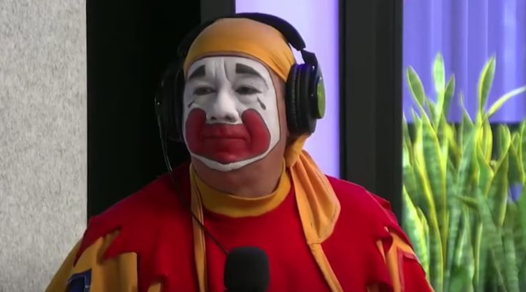 Piñón Fijo cruzó a los que lo critican por el video en el que se lo ve sin maquillaje: “Cómprense una vida”