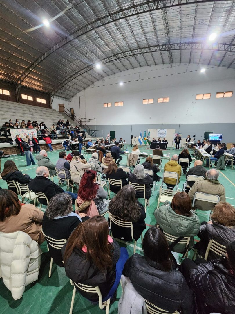 El Concejo en los barrios: aprobaron proyectos y reconocieron a vecinos e instituciones en San Roque