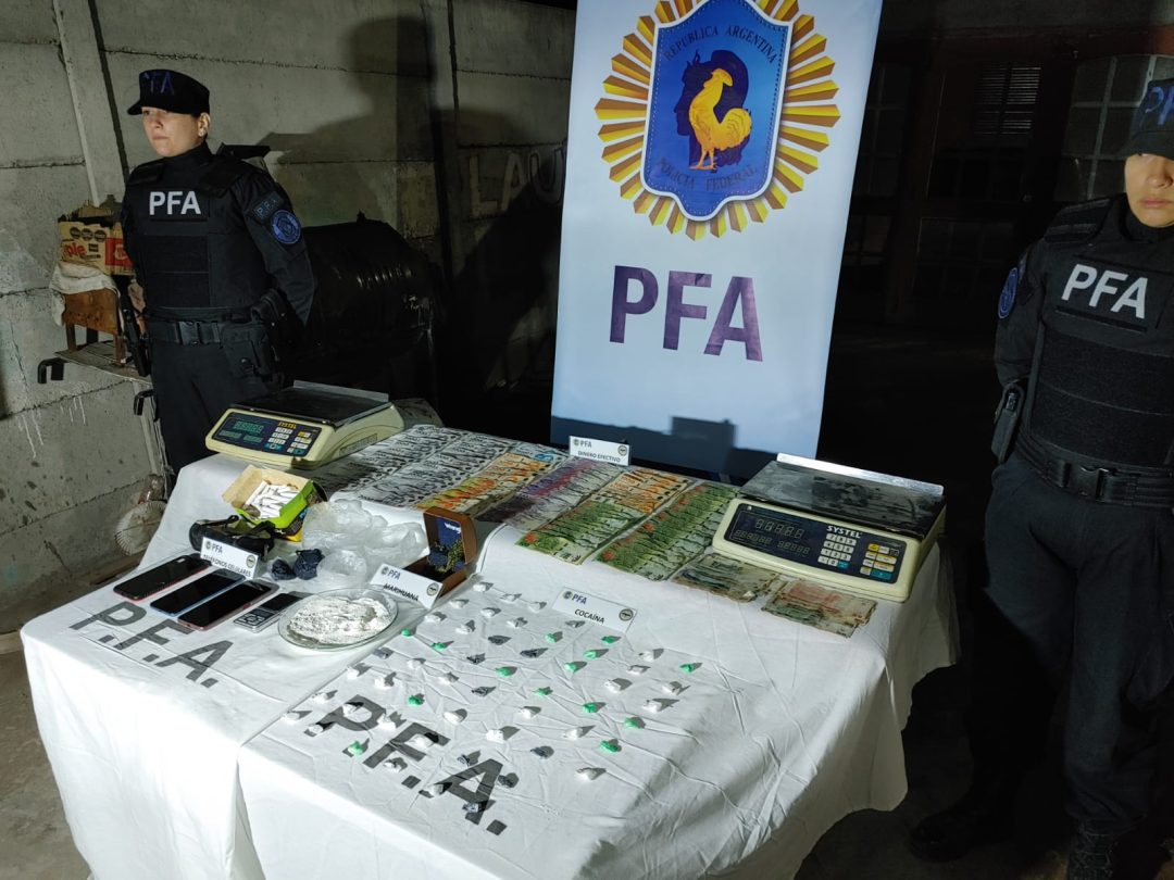 Familia narco: madre e hijo fueron detenidos y le secuestraron cocaína lista para a venta