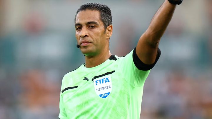 Quién es Amin Mohamed Omar, el egipcio que dirigirá a Argentina ante Austria: la polémica que marcó su carrera arbitral