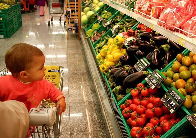 Canasta de crianza: según el INDEC, en mayo criar a un hijo superó los $600.000