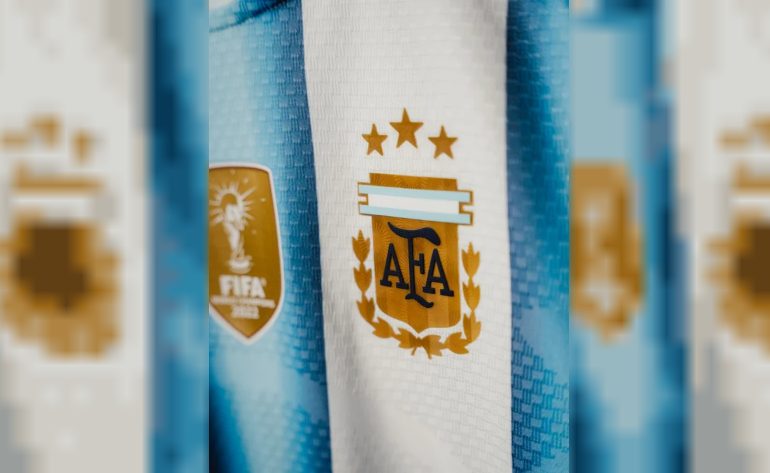 Se confirmaron las camisetas que utilizará la Selección argentina en la fase de grupos del Mundial 2026