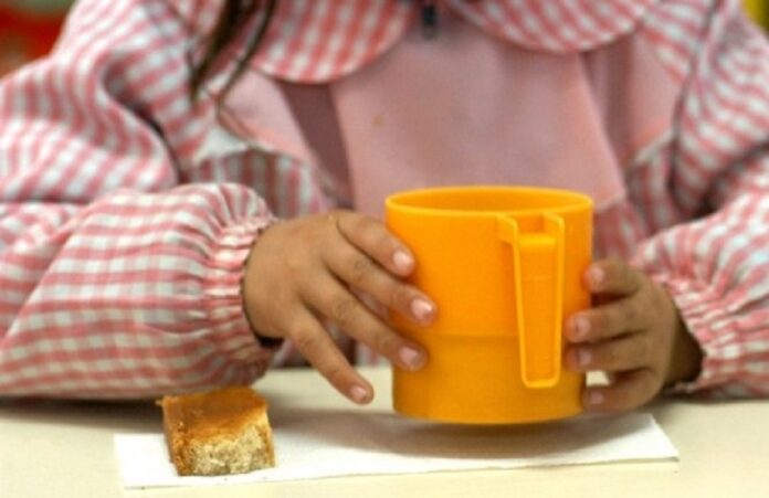 Lanzan una nueva campaña solidaria para recolectar leche larga vida en Bahía Blanca