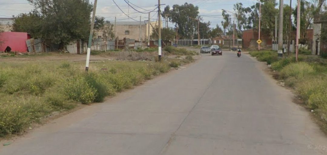 Hallaron a una mujer golpeada y apuñalada en una vivienda de Bahía: sus dos hijos dieron positivo para cocaína y marihuana