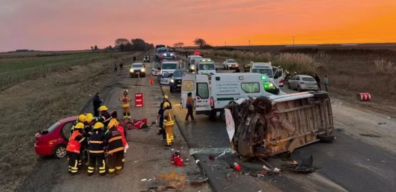 Quiénes eran las dos víctimas del choque fatal entre un auto y el micro que llevaba a un equipo de fútbol femenino infantil