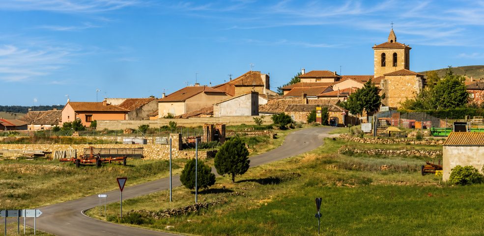 Un pueblo de España busca familias para vivir gratis con trabajo estable