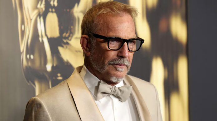 Una mujer de 70 años creyó que estaba de novia con Kevin Costner, le transfirió más de $3 millones, pero era una estafa
