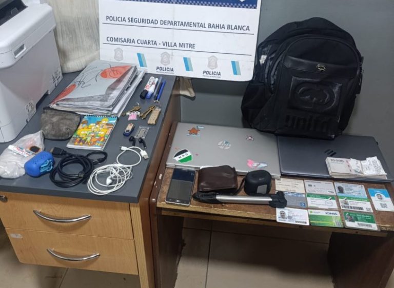 Lo atraparon con $800 mil en efectivo y una mochila repleta de objetos robados tras desvalijar una casa