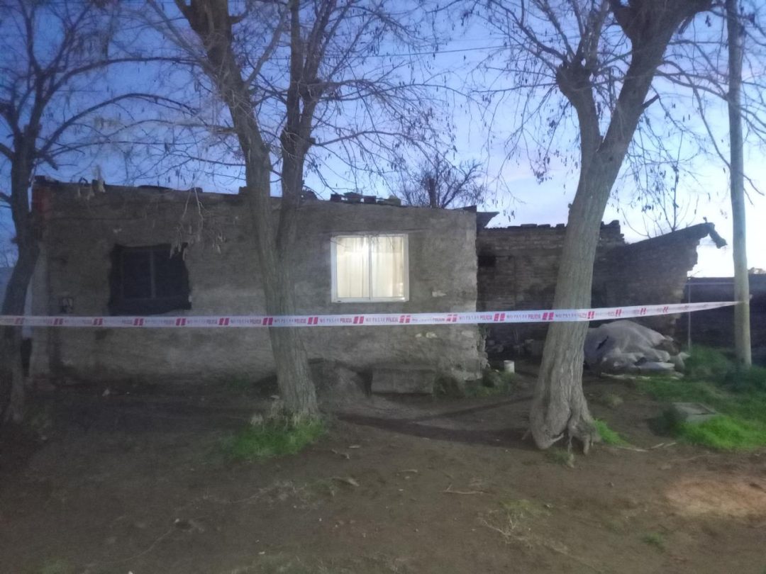 Trágico incendio en Mayor Buratovich: un hombre de 44 años murió calcinado