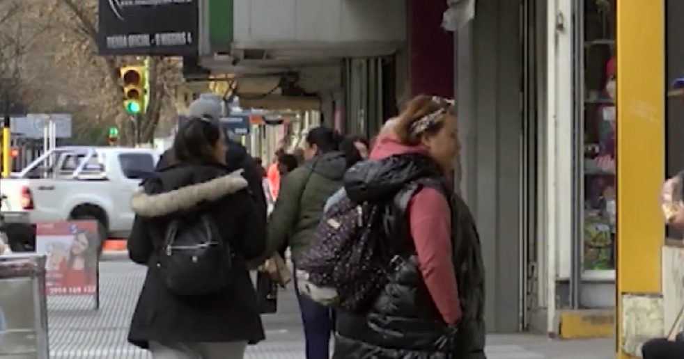 Los comercios cierran antes por la selección: “Queremos que la gente pueda llegar a su casa a ver el partido”
