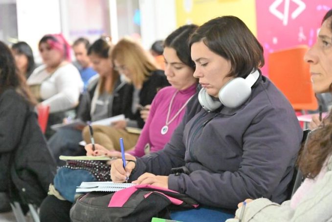 3° ciclo de cursos para adultos en Bahía Hub