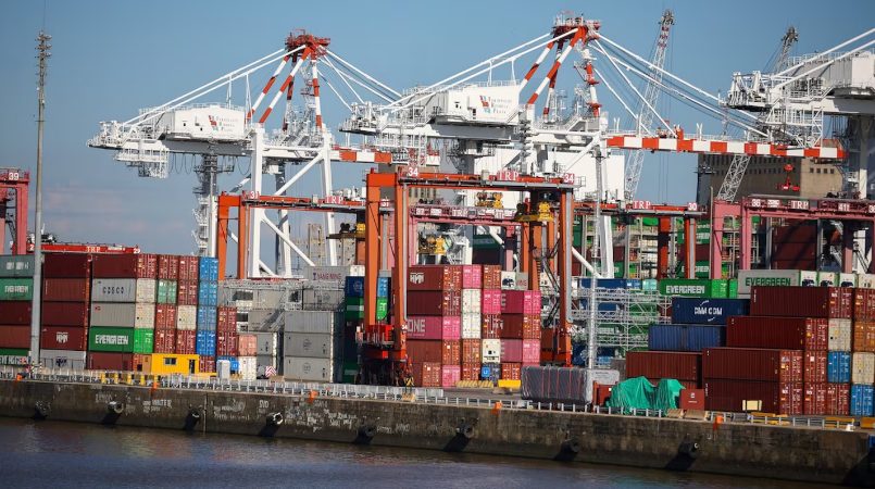 Prefectura Naval intimó a más de 500 trabajadores a levantar el paro en los puertos: todavía hay 140 buques detenidos