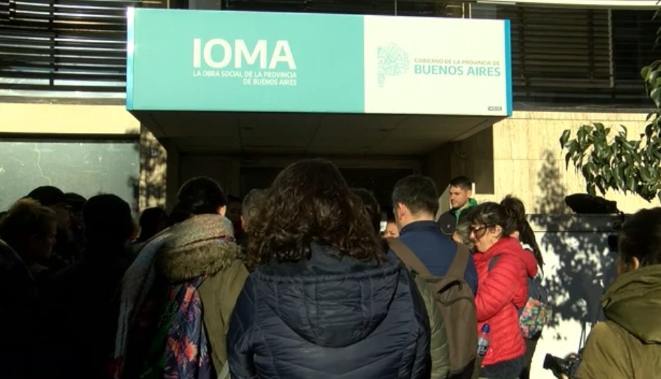 Siguen los reclamos a IOMA: “No puedo estar todos los meses con el miedo de que me van a cortar la terapia”