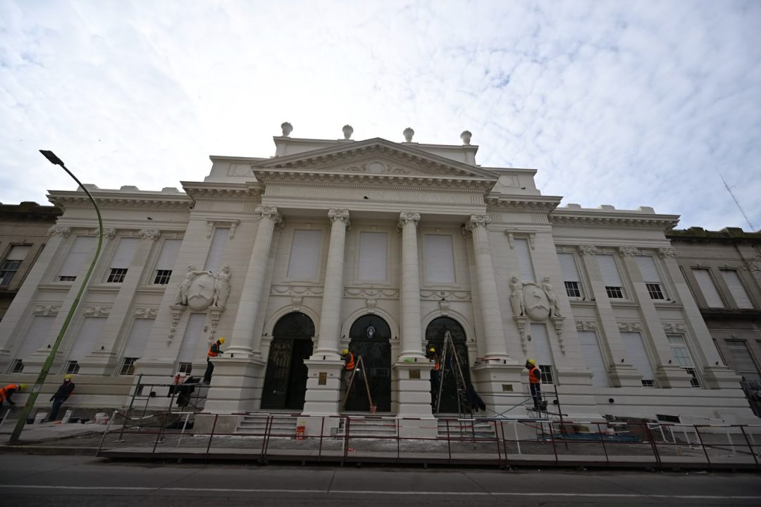 Cómo son los trabajos de restauración del histórico edificio de la Escuela 2 de Vieytes 51