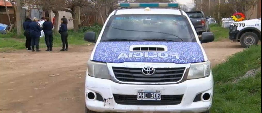 Sigue la búsqueda del hombre que atacó con un cúter a su pareja y le provocó serias heridas: qué pasará con los hijos