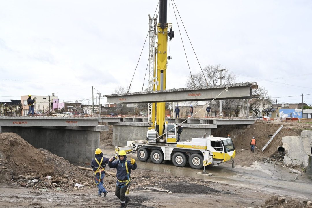 Avanzan las obras del nuevo puente de Pampa Central sobre el Canal Maldonado