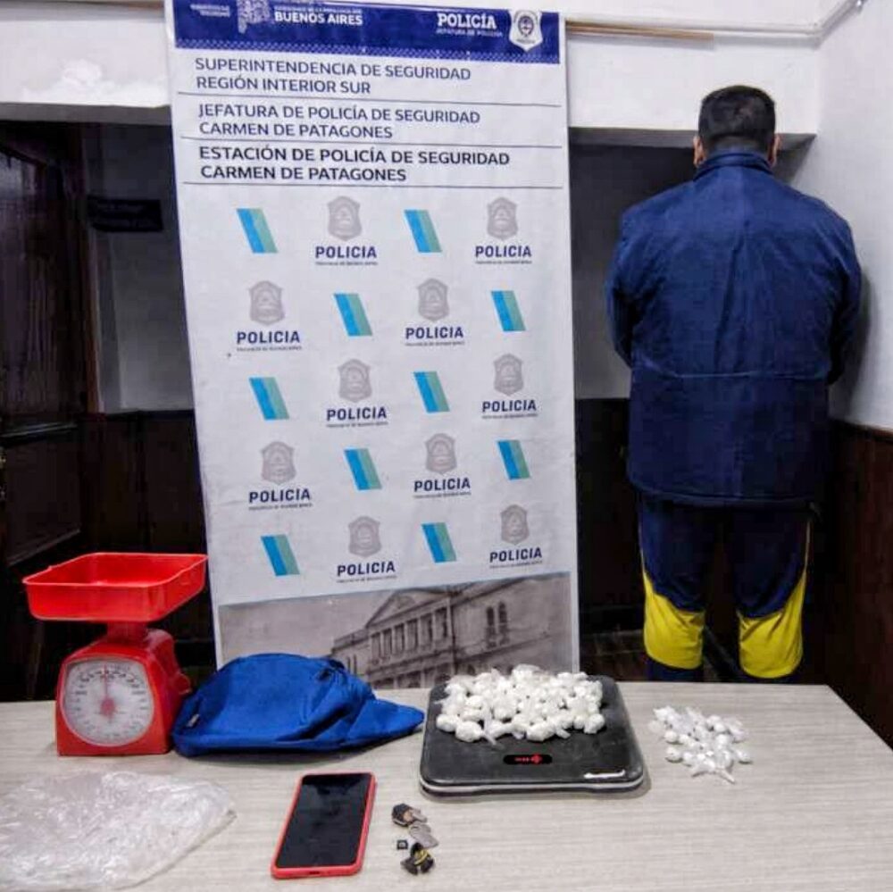 Un hombre quedó detenido con casi 50 bochas de cocaína
