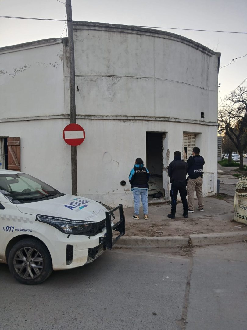 Allanamiento permitió esclarecer dos robos y terminó con tres aprehendidos