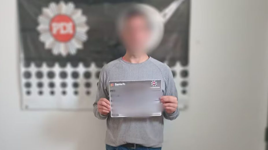 Un falso mentalista le hizo creer a una jubilada que su familia tenía un “maleficio” y le sacó US$25 mil: quedó detenido