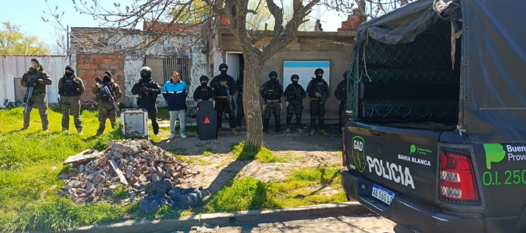 Los dos sujetos acusados de robo en el barrio Palihue seguirán detenidos